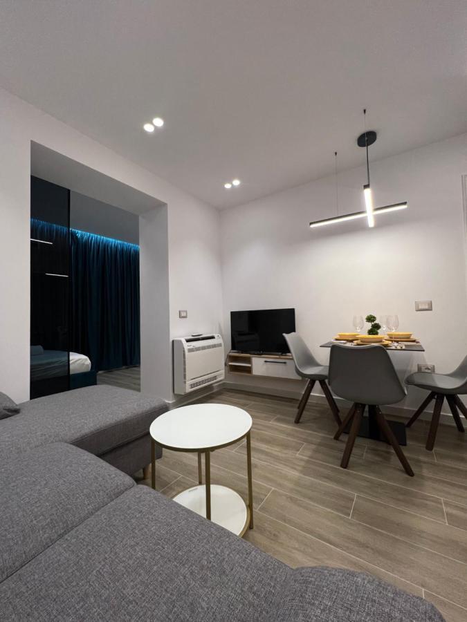 Deluxe Apartment Bllok Tirana Exterior foto
