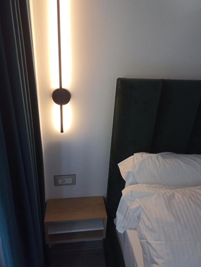 Deluxe Apartment Bllok Tirana Exterior foto